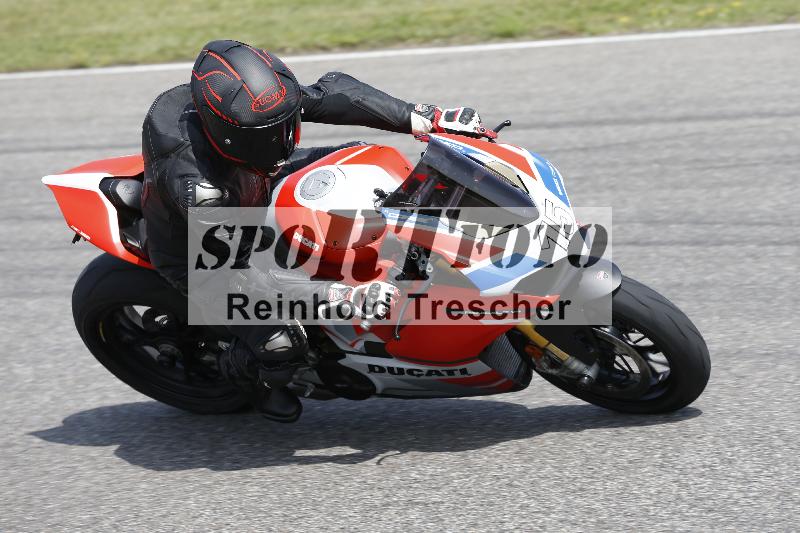 /27 12.06.2025 Ducati Schweiz Trackday Warmup  ADR/gruen-vert/15